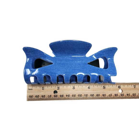 A New Day NWT Extra Large Claw Clip Hair Accessory Blue Denim Look Print - Picture 3 of 4